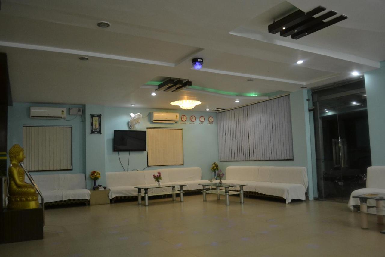 Hotel Om International Bodh Gaya Esterno foto