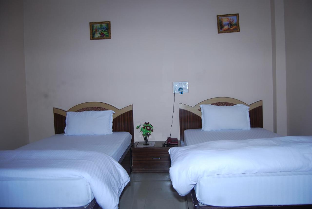 Hotel Om International Bodh Gaya Esterno foto