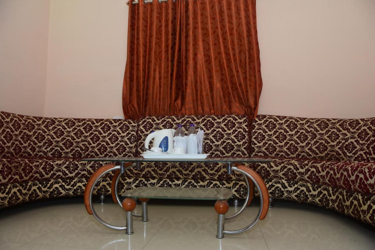 Hotel Om International Bodh Gaya Esterno foto