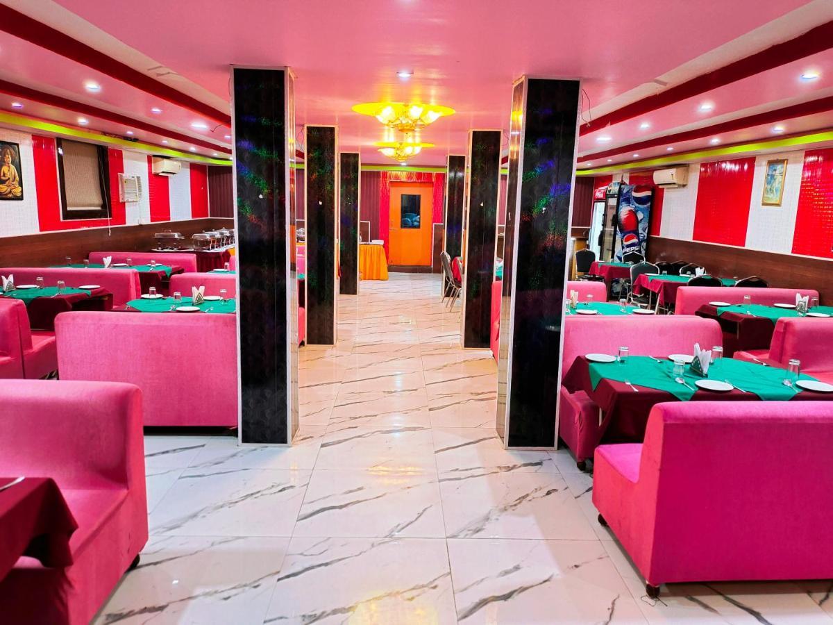 Hotel Om International Bodh Gaya Esterno foto