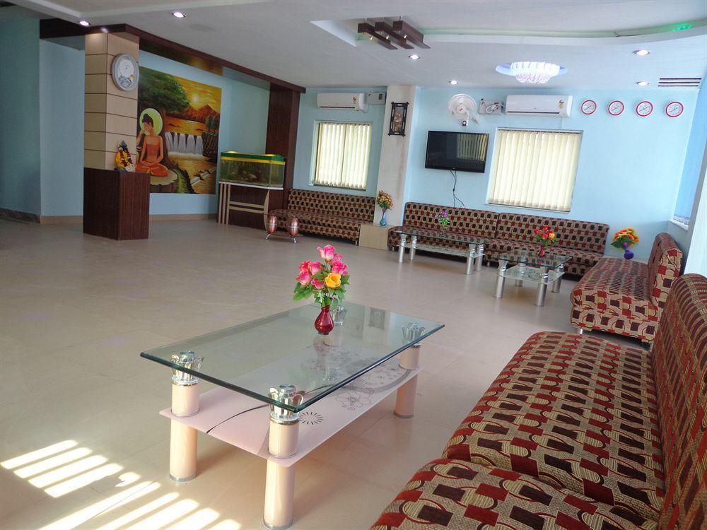 Hotel Om International Bodh Gaya Esterno foto