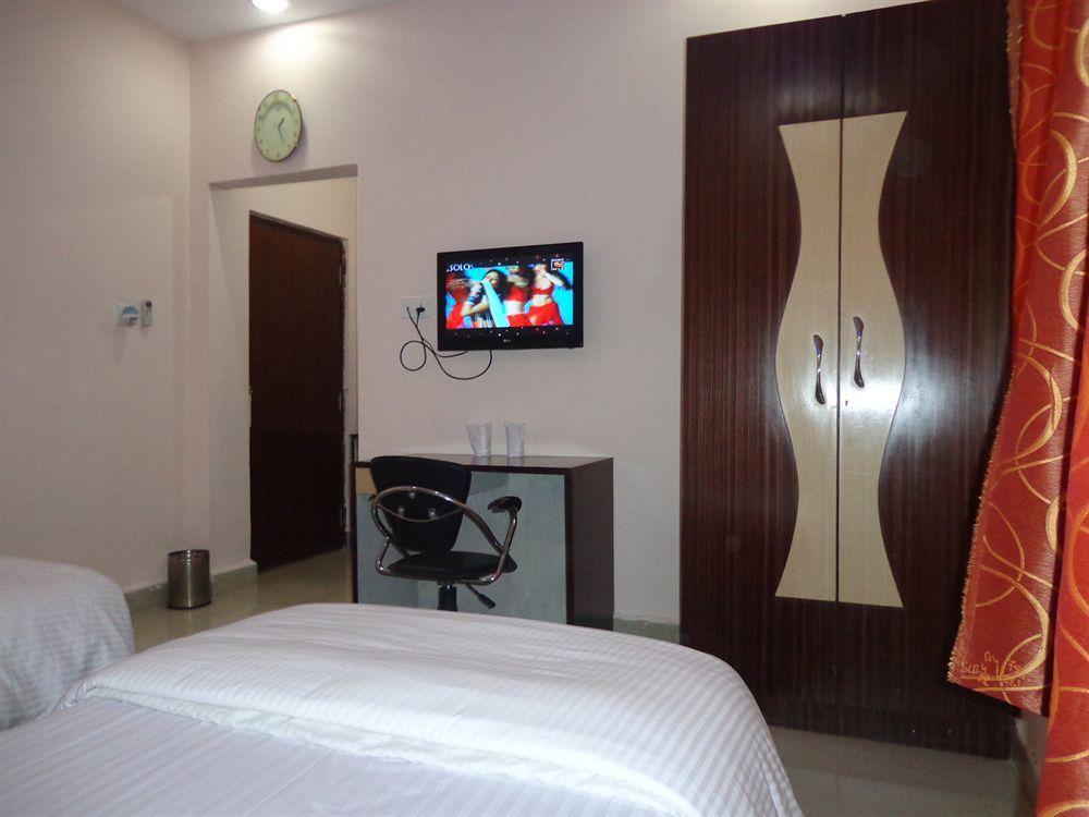 Hotel Om International Bodh Gaya Esterno foto