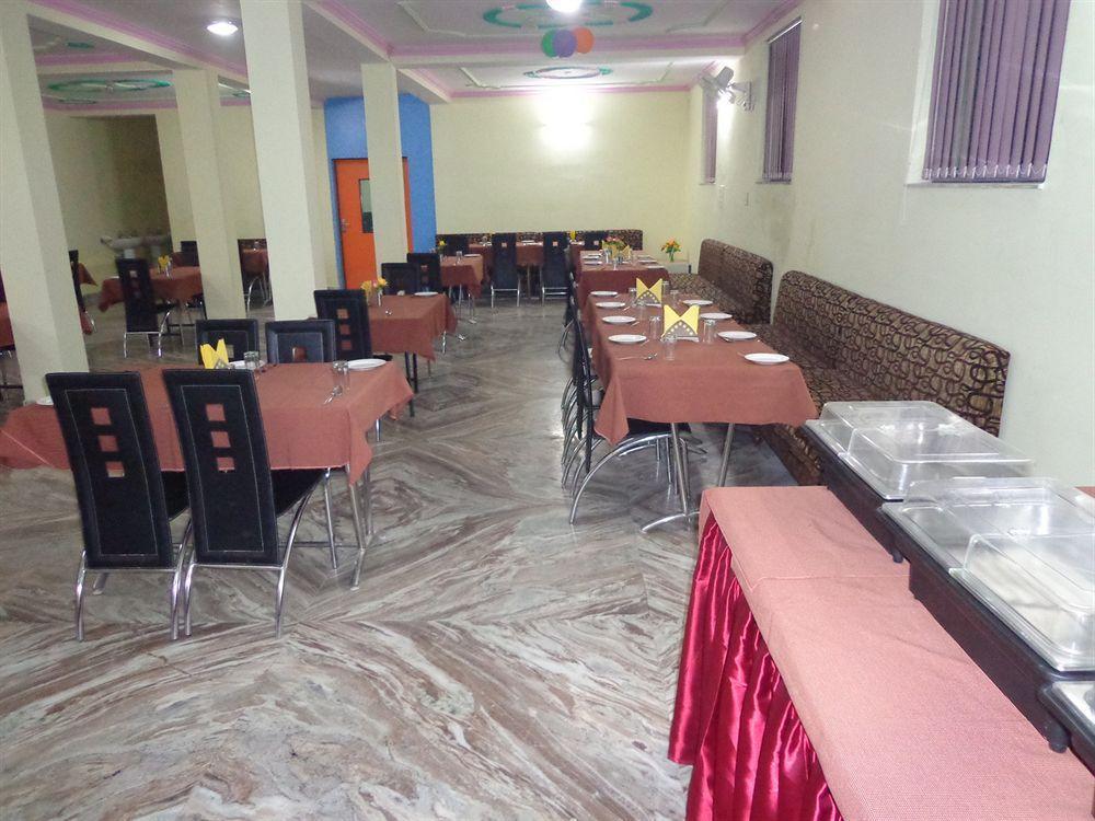 Hotel Om International Bodh Gaya Esterno foto