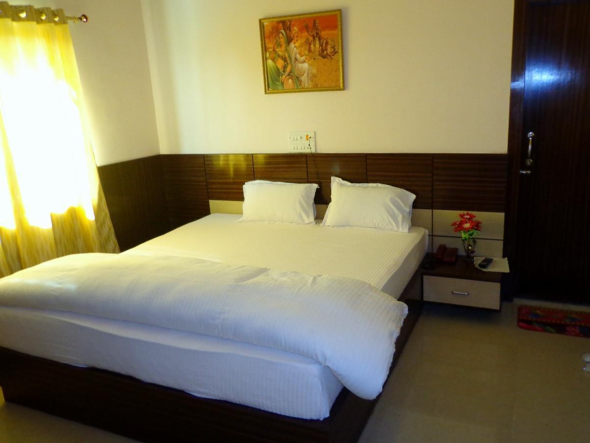 Hotel Om International Bodh Gaya Esterno foto